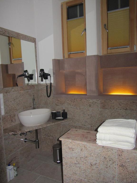 Exklusive Gaestezimmer Landau Ландау  Номер фото